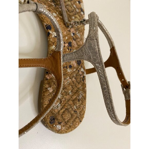 TORY BURCH‎ Marion Confetti Quilted T-Strap Sandals Women 6M Silver Logo Shoes - Picture 10 of 15